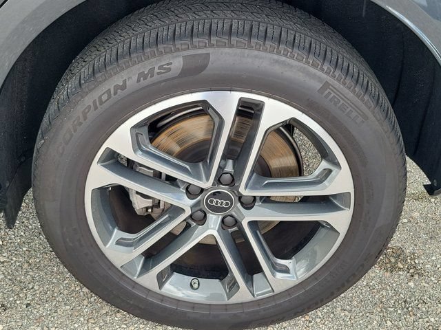 Certified 2025 Audi Q5 Premium w/ Convenience Package AWD/4WD image 10