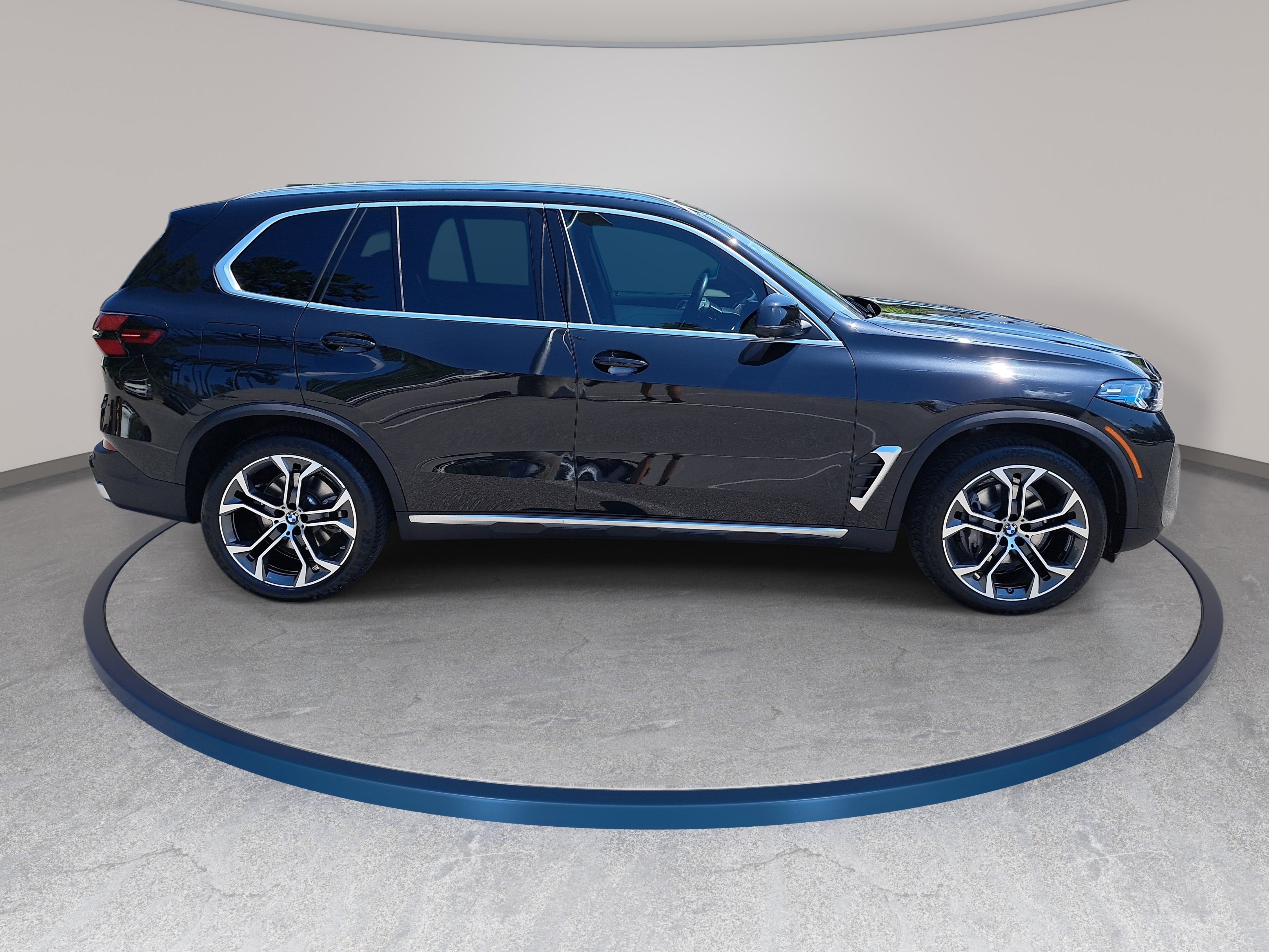 Certified 2026 BMW X5 xDrive40i w/ Climate Comfort Package AWD/4WD image 5