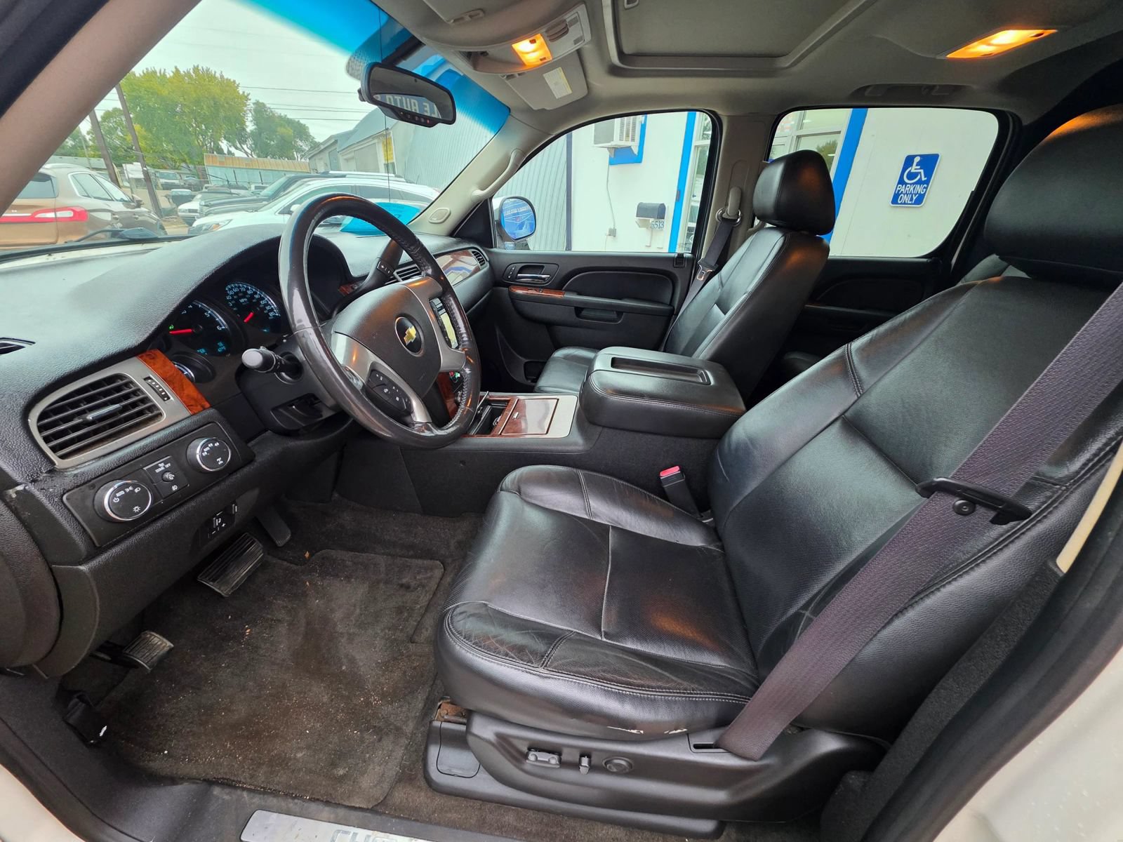 Used 2012 Chevrolet Avalanche LTZ AWD/4WD image 12