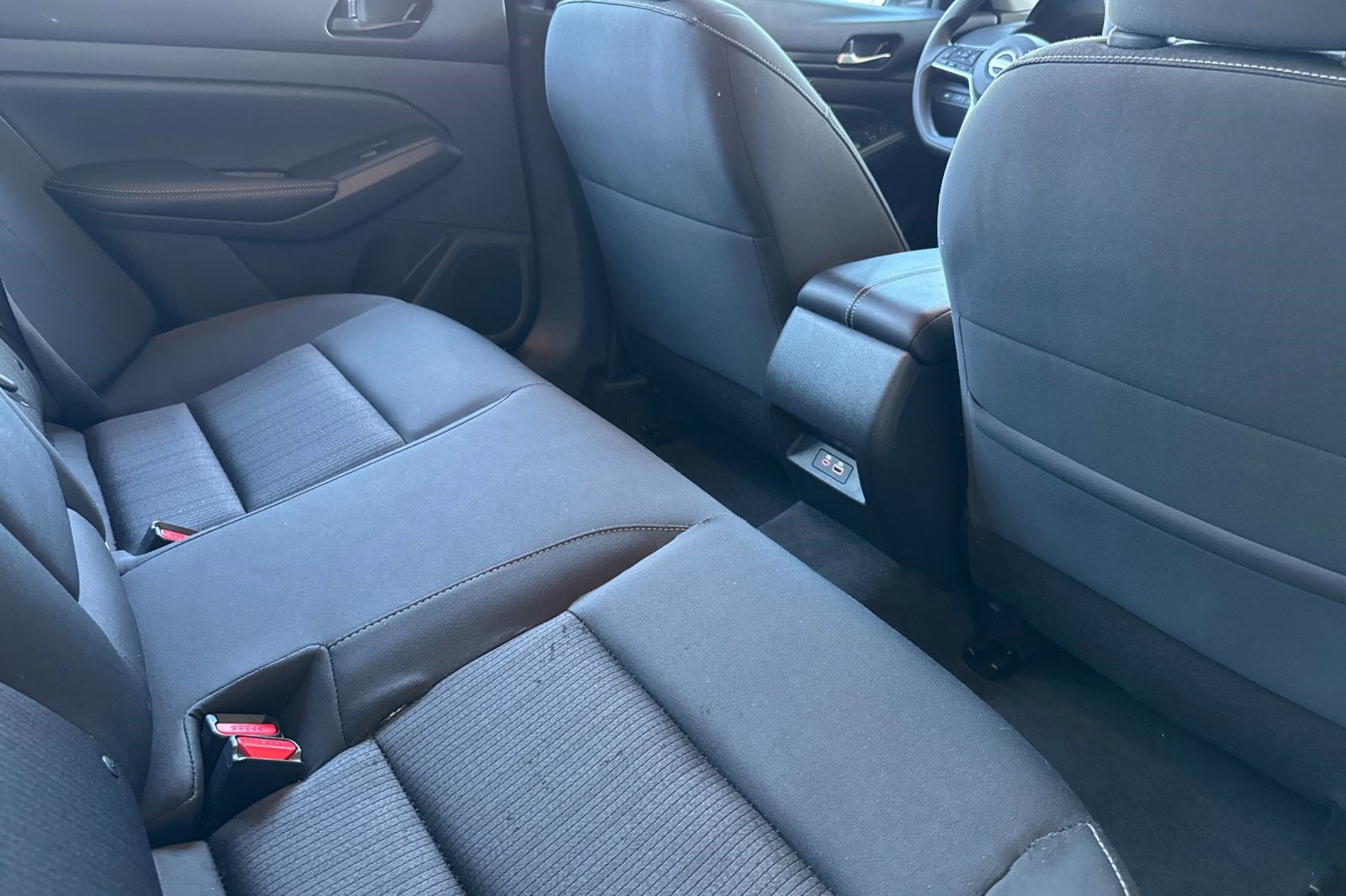 Used 2025 Nissan Altima 2.5 SV image 29