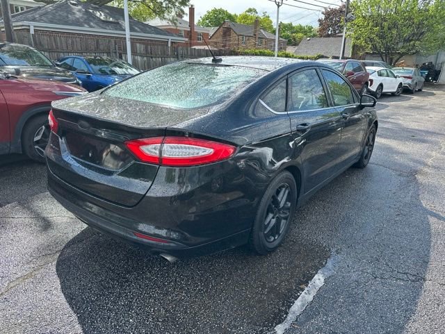 Used 2014 Ford Fusion SE FWD image 4