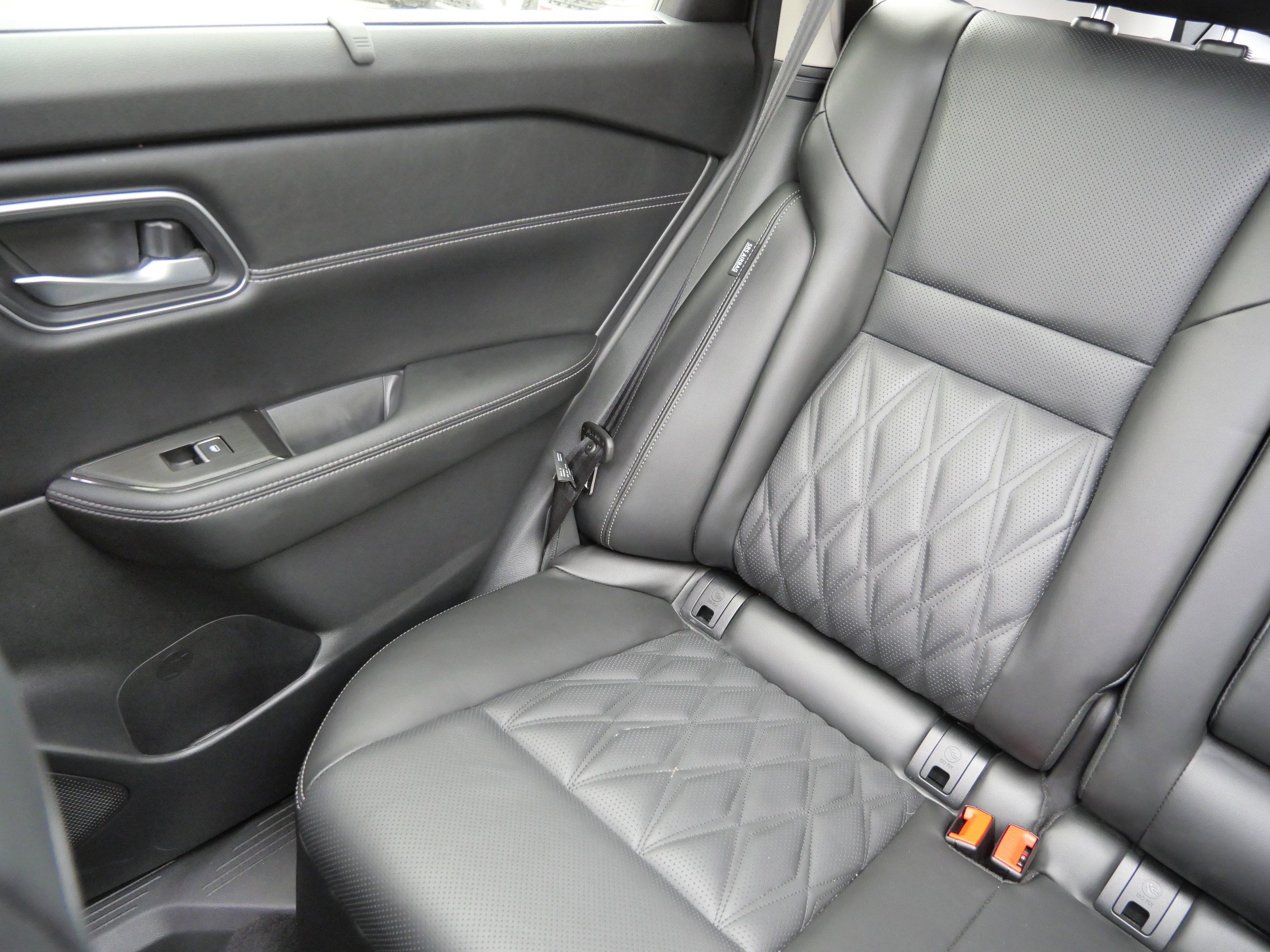 Used 2024 Nissan Rogue Platinum w/ Platinum Premium Package AWD/4WD image 12