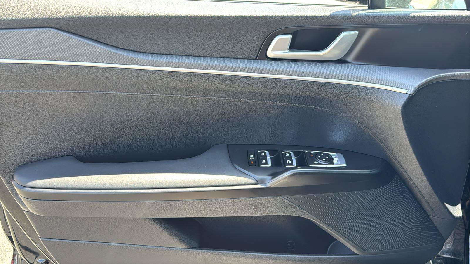 Used 2025 Kia K5 LXS FWD image 8