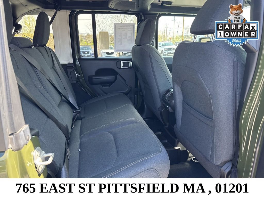 Used 2024 Jeep Wrangler Unlimited w/ Convenience Group AWD/4WD image 17