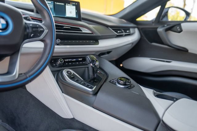 Used 2020 BMW i8 Coupe AWD/4WD image 39