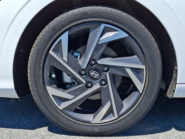 Certified 2025 Hyundai Elantra SEL FWD image 8