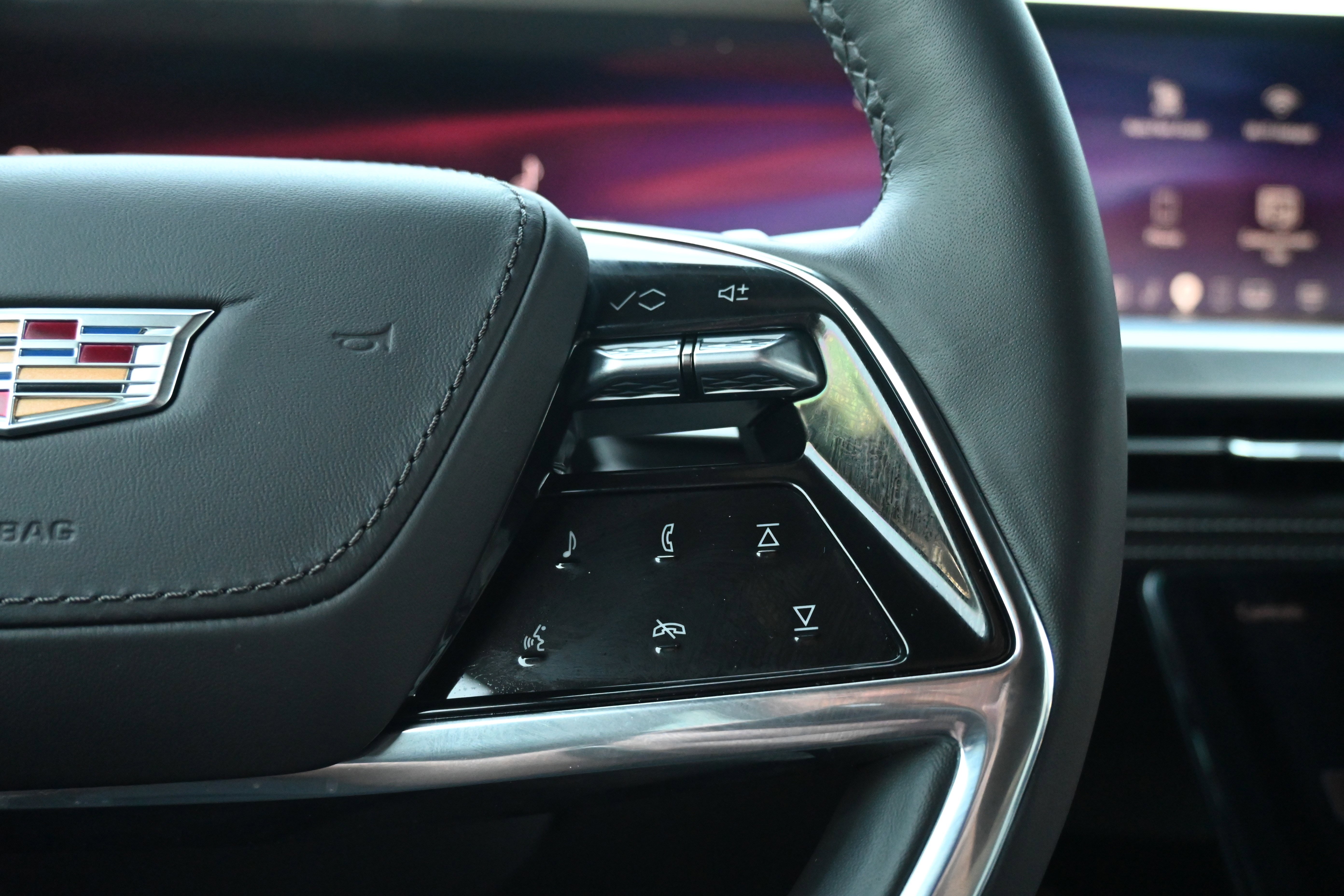 Used 2026 Cadillac Escalade Platinum Sport w/ LPO, ONYX Package image 37