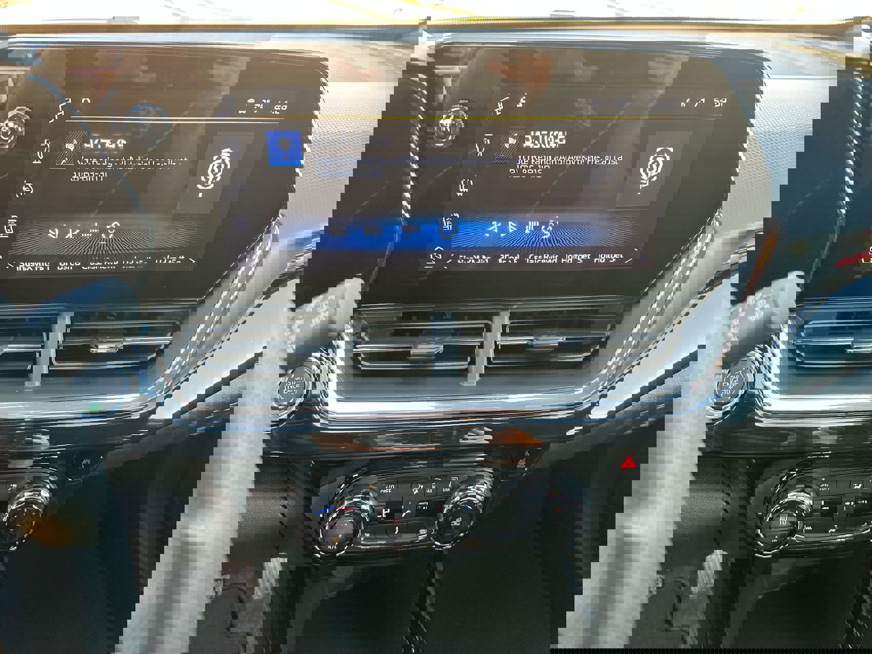 New 2026 Chevrolet Trax RS w/ Driver Confidence Package image 16