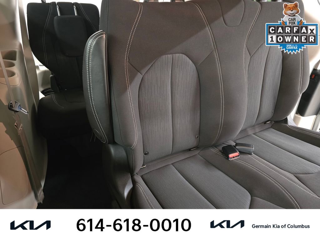 Used 2020 Chrysler Voyager L image 19