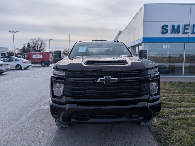 Used 2024 Chevrolet Silverado 2500 Custom w/ Custom Value Package image 2