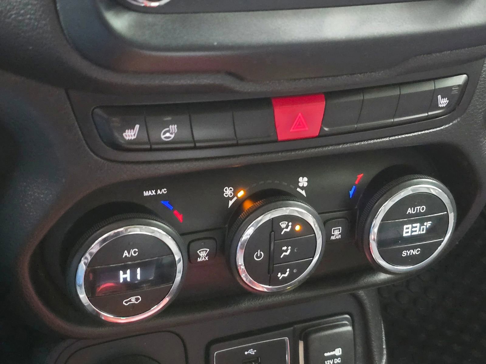 Used 2016 Jeep Renegade Trailhawk AWD/4WD image 29