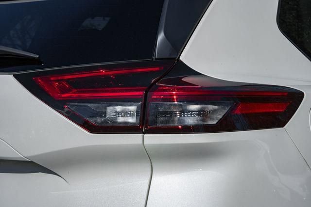 Certified 2022 Nissan Rogue SV w/ SV Premium Package image 8