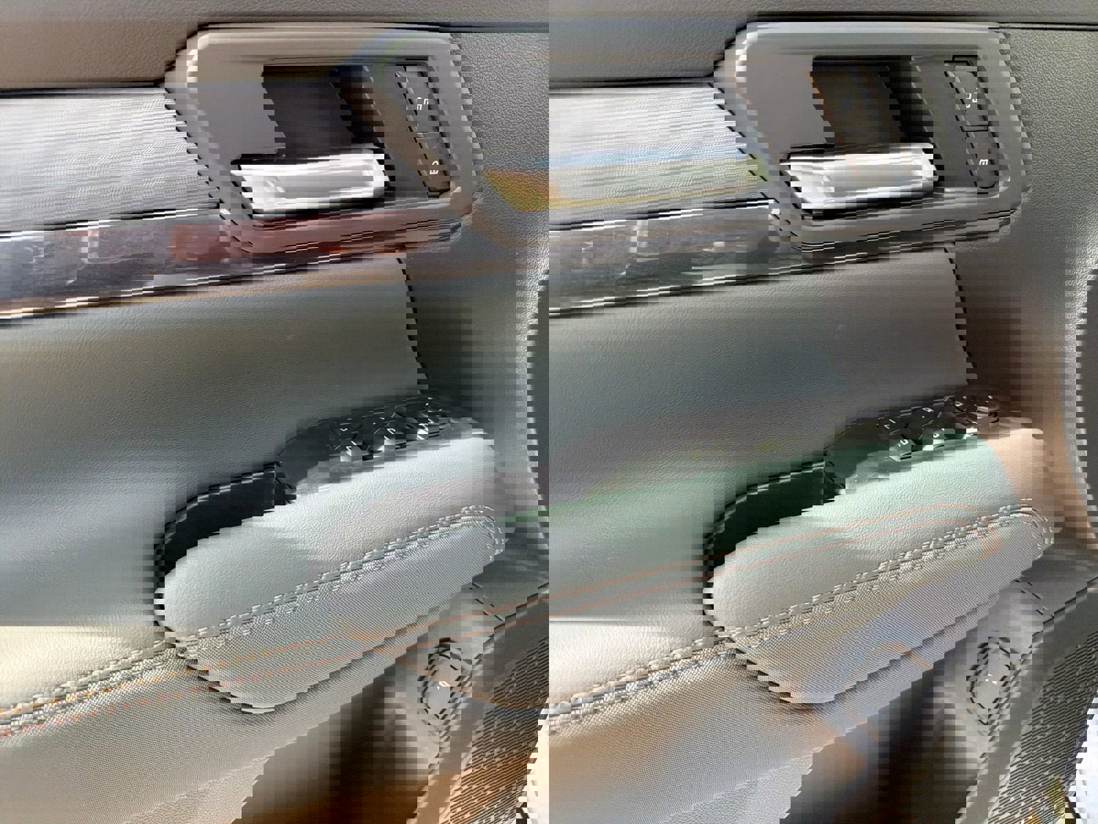 New 2026 GMC Terrain AT4 image 16