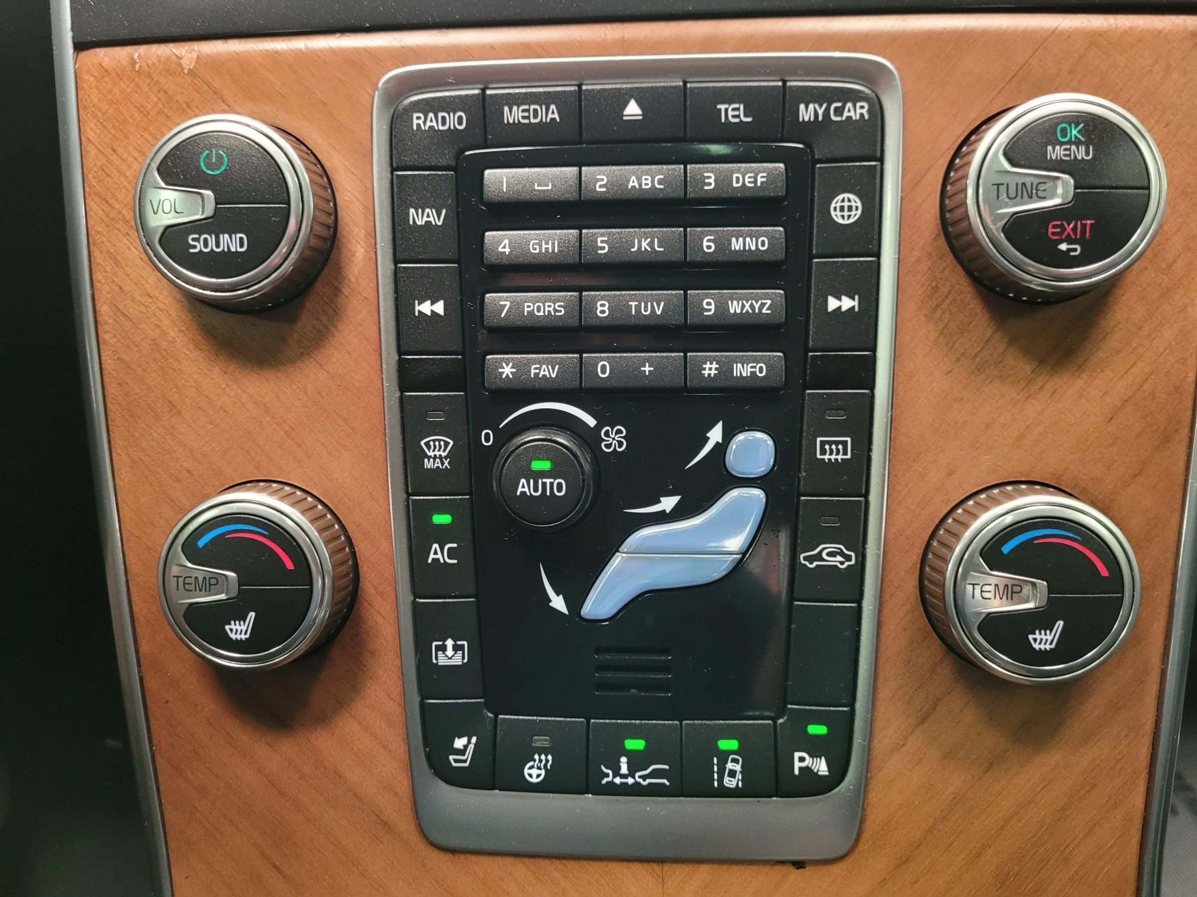 Used 2016 Volvo S60 T5 Inscription Platinum image 26