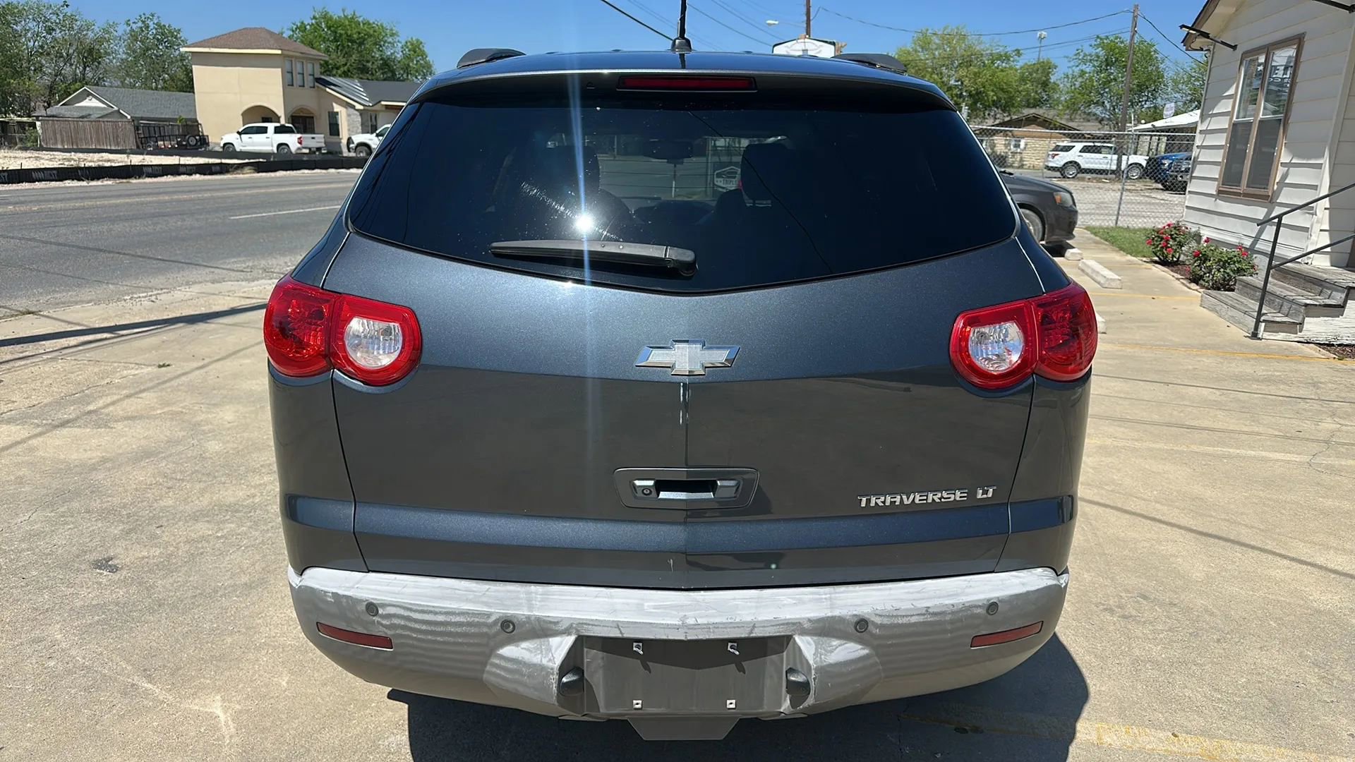 Used 2012 Chevrolet Traverse LT FWD image 4