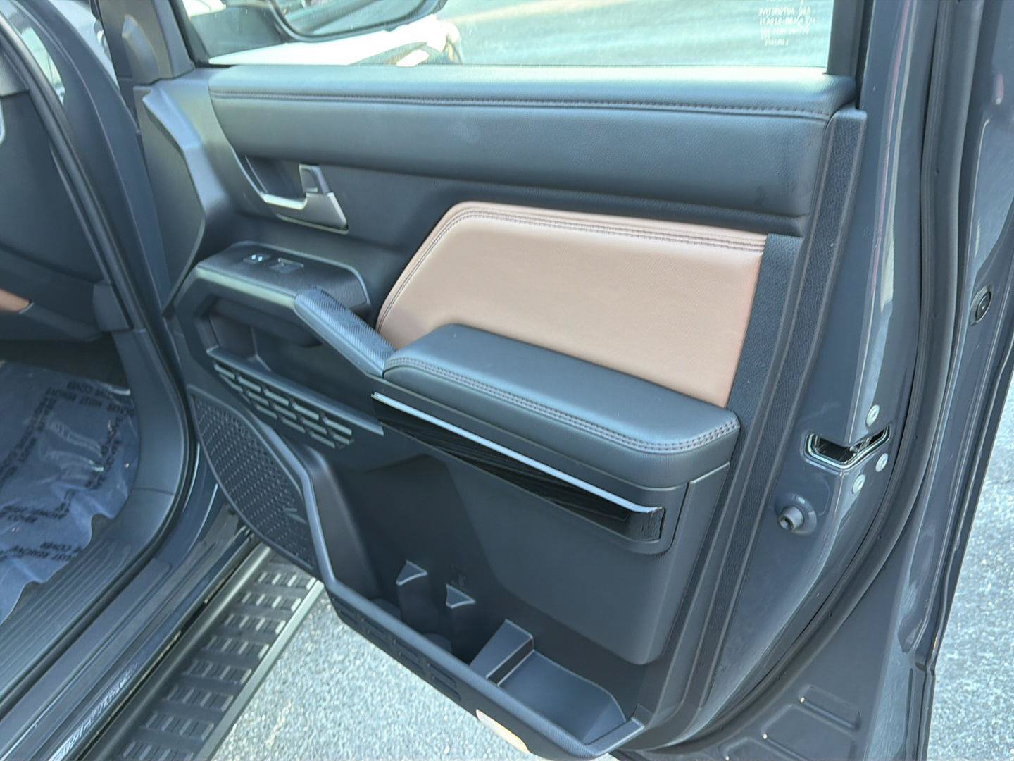 Used 2025 Toyota 4Runner Limited AWD/4WD image 14