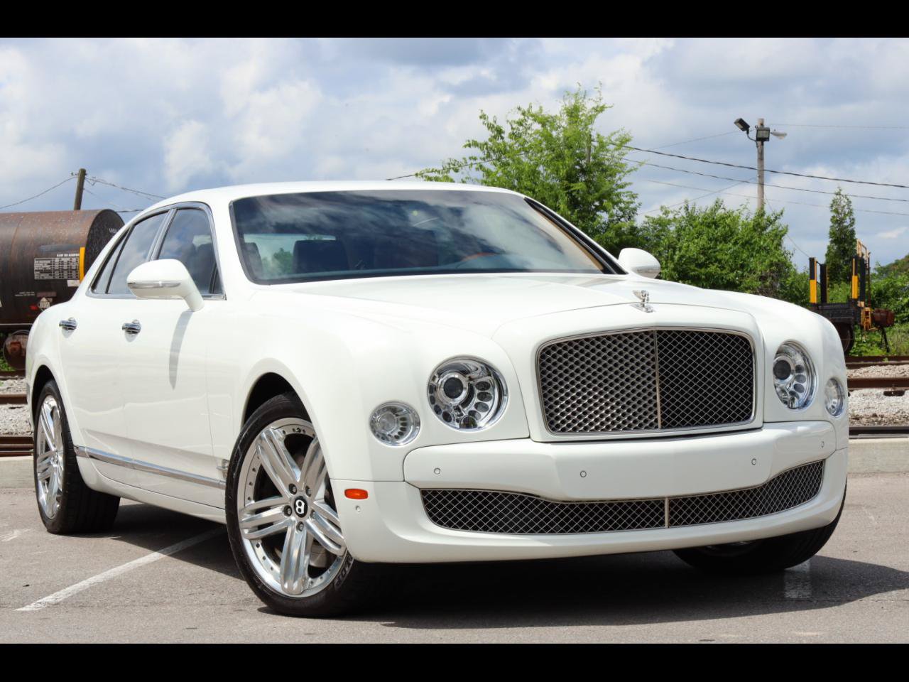 Used 2011 Bentley Mulsanne RWD image 2