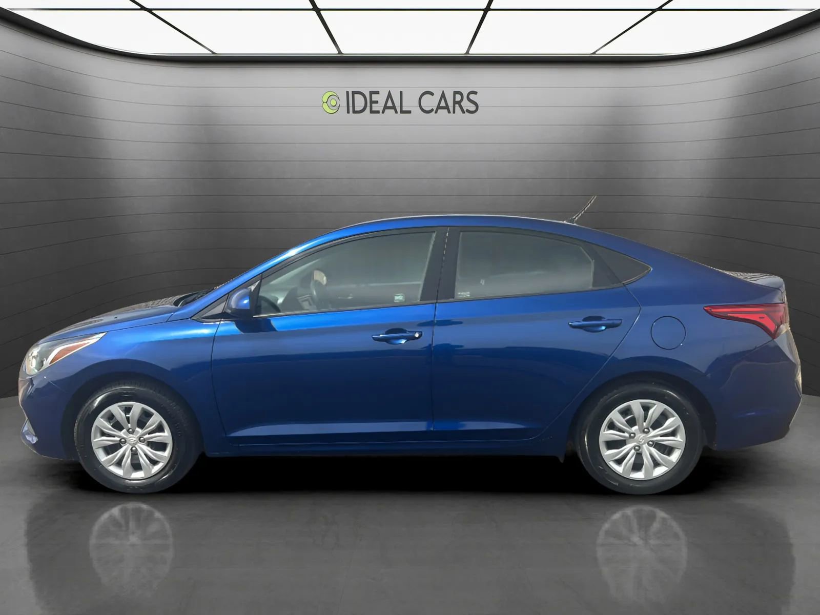 Used 2021 Hyundai Accent SE FWD image 2