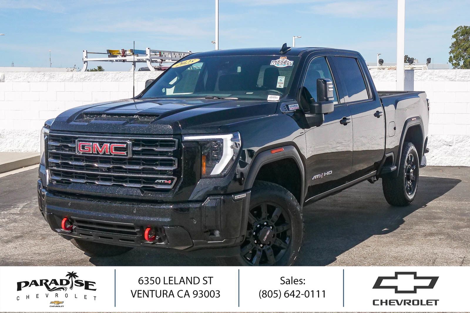 Used 2025 GMC Sierra 2500 AT4 image 1