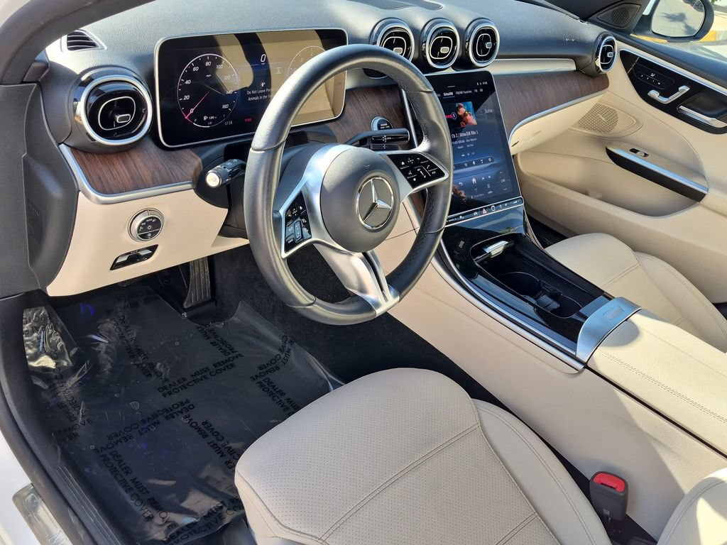 Used 2025 Mercedes-Benz C 300 Sedan image 2