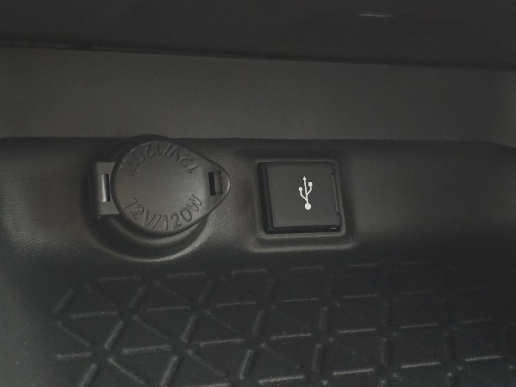 Used 2022 Toyota RAV4 XLE image 28