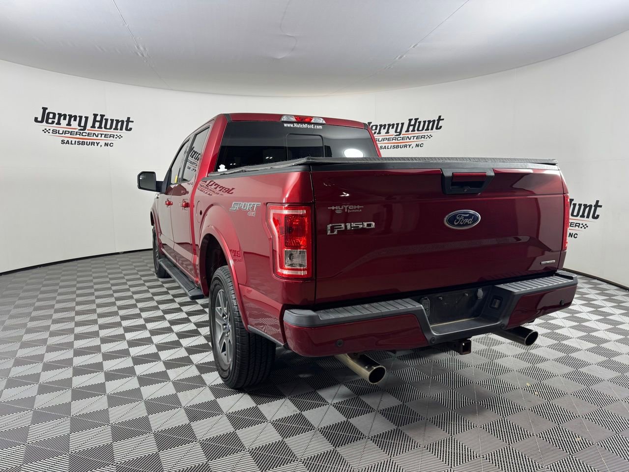 Used 2015 Ford F150 XLT w/ Equipment Group 302A Luxury image 10