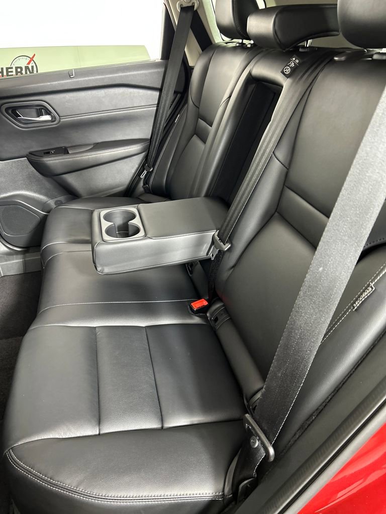 Used 2024 Nissan Rogue SL w/ SL Premium Package image 17