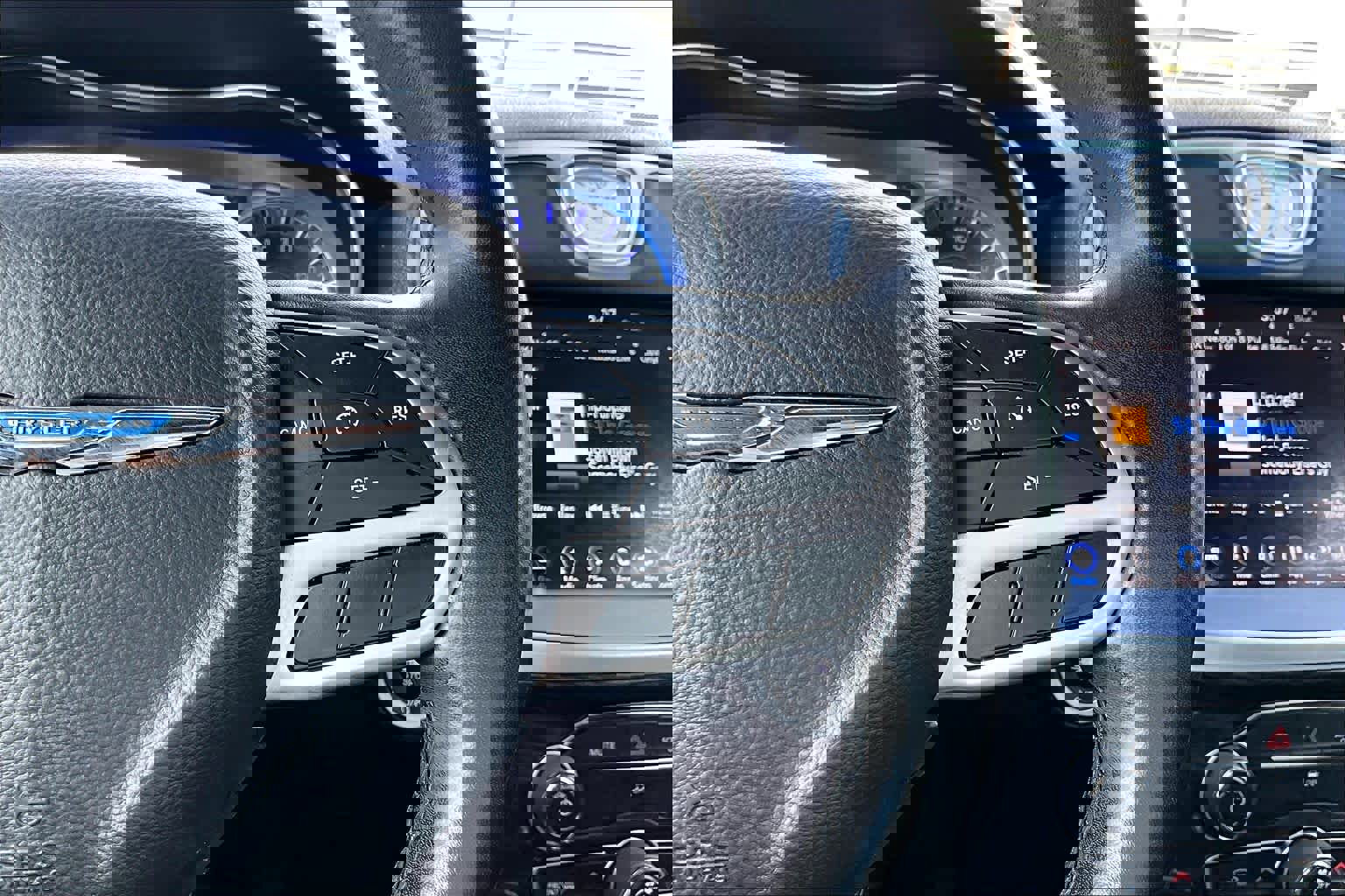 Used 2019 Chrysler 300 Touring L w/ Quick Order Package 22F image 24