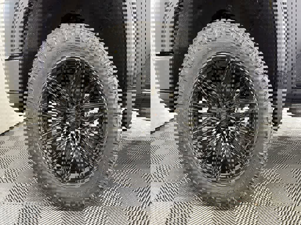 New 2026 GMC Sierra 1500 AT4 w/ AT4 Premium Package AWD/4WD image 17