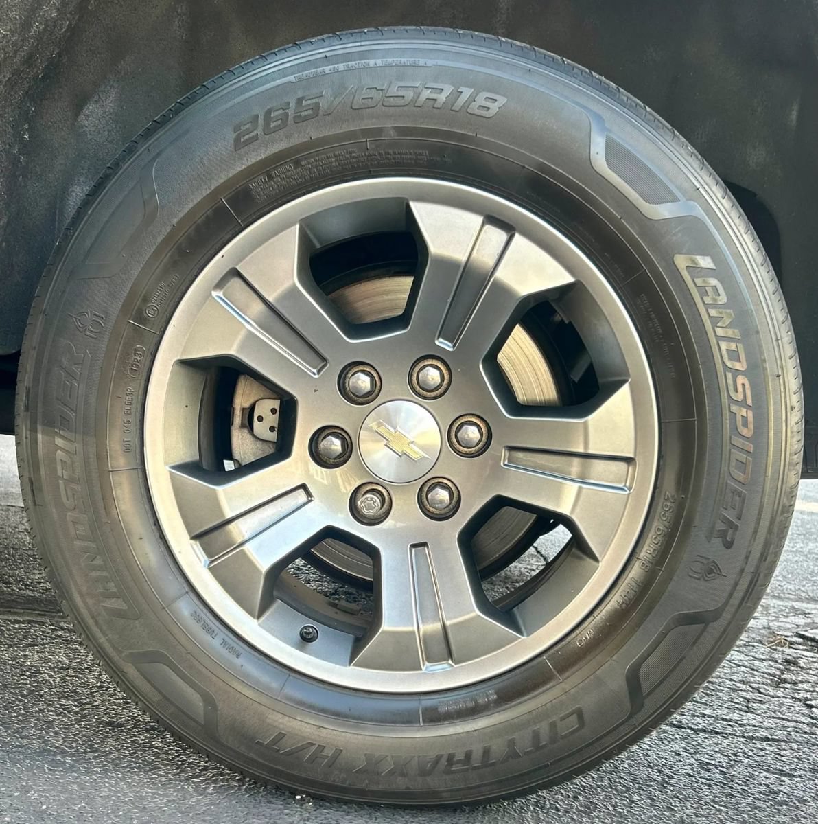 Used 2019 Chevrolet Tahoe LS w/ Enhanced Driver Alert Package AWD/4WD image 9