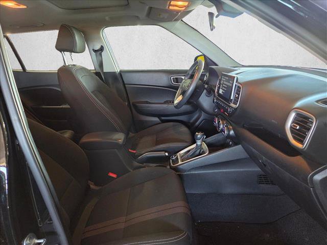 Used 2024 Hyundai Venue SEL FWD image 19