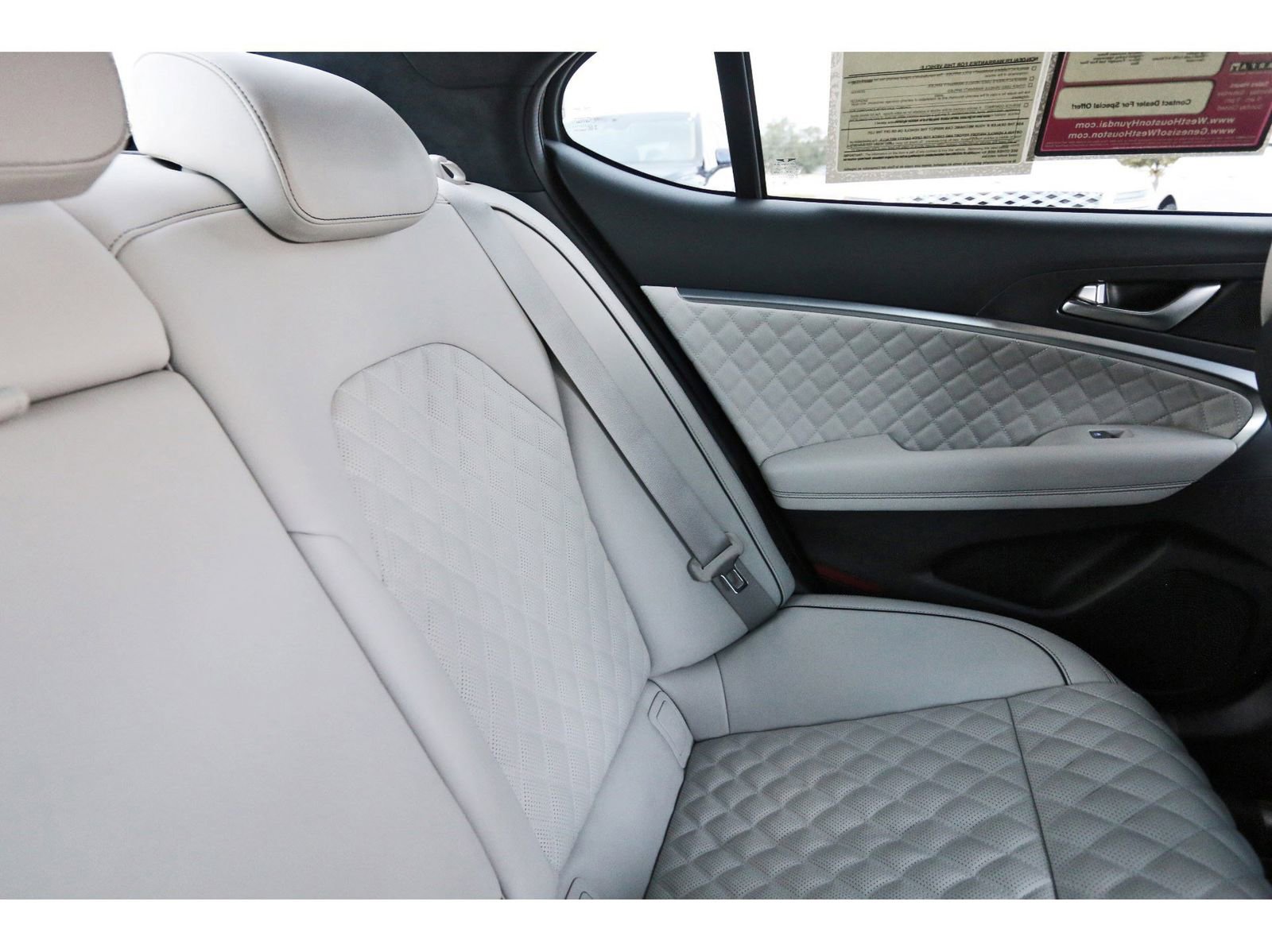 Used 2025 Genesis G70 3.3T Advanced w/ Sport Prestige Package image 14