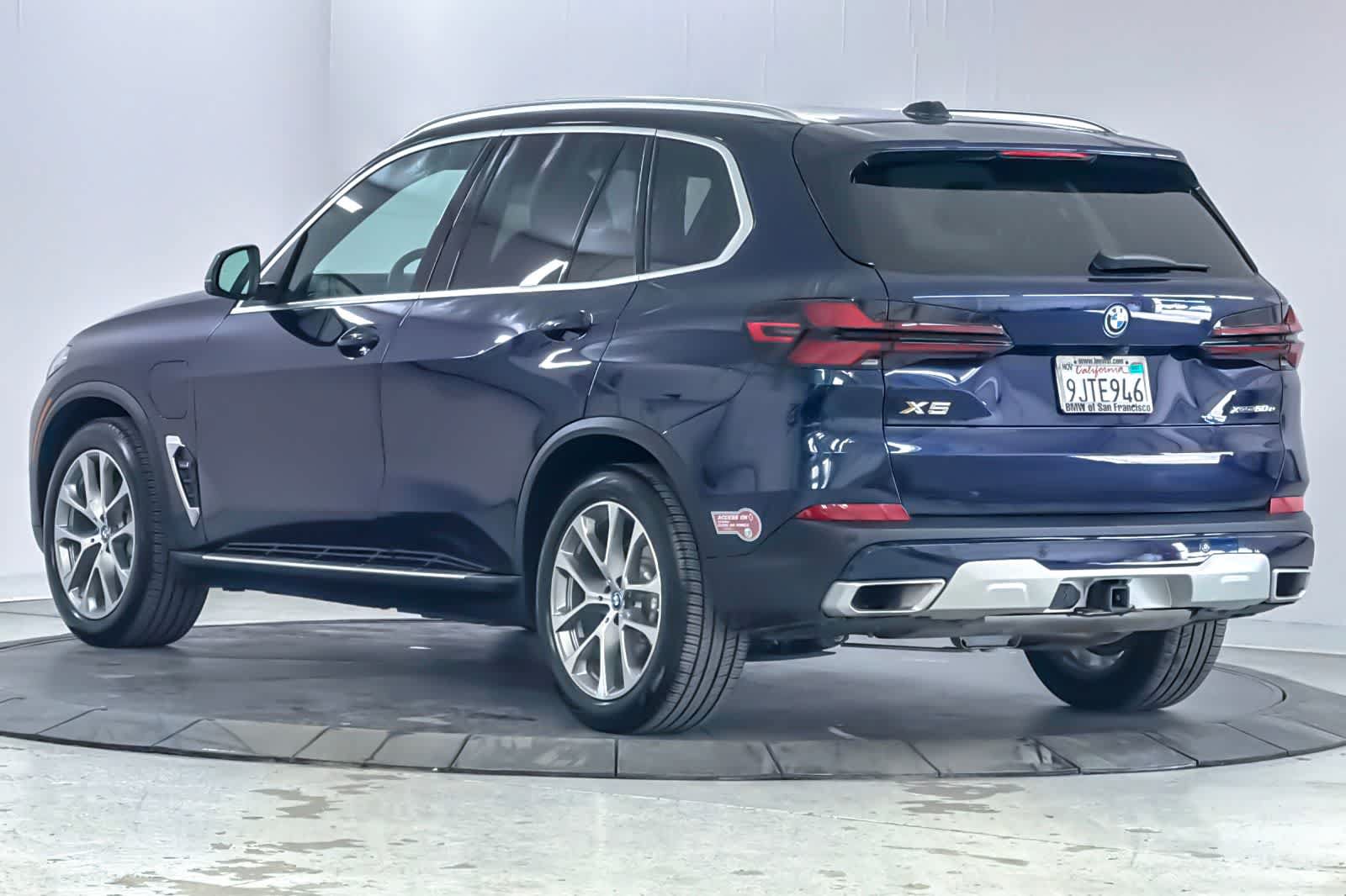 Used 2024 BMW X5 xDrive50e w/ Premium Package AWD/4WD image 6