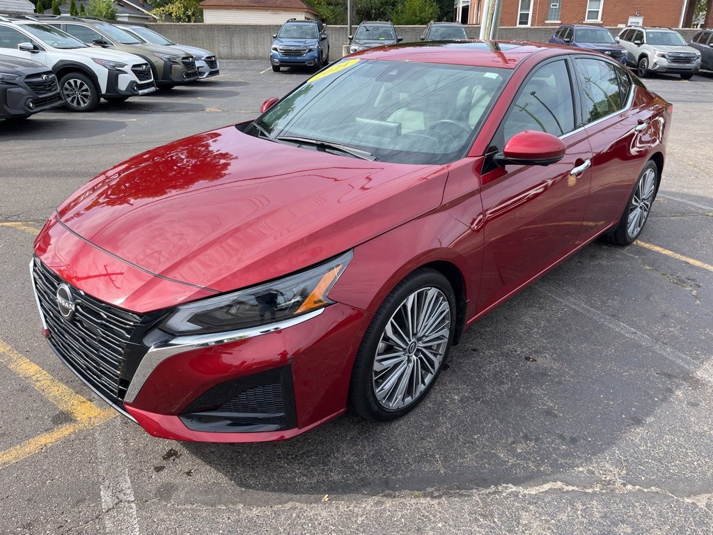 Used 2024 Nissan Altima 2.5 SL image 1