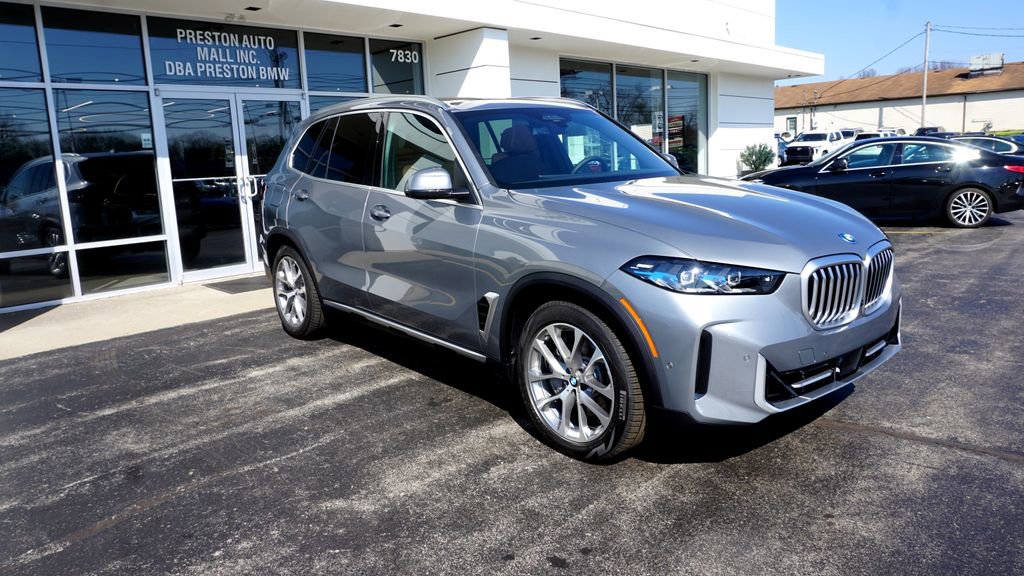 New 2026 BMW X5 xDrive50e image 1