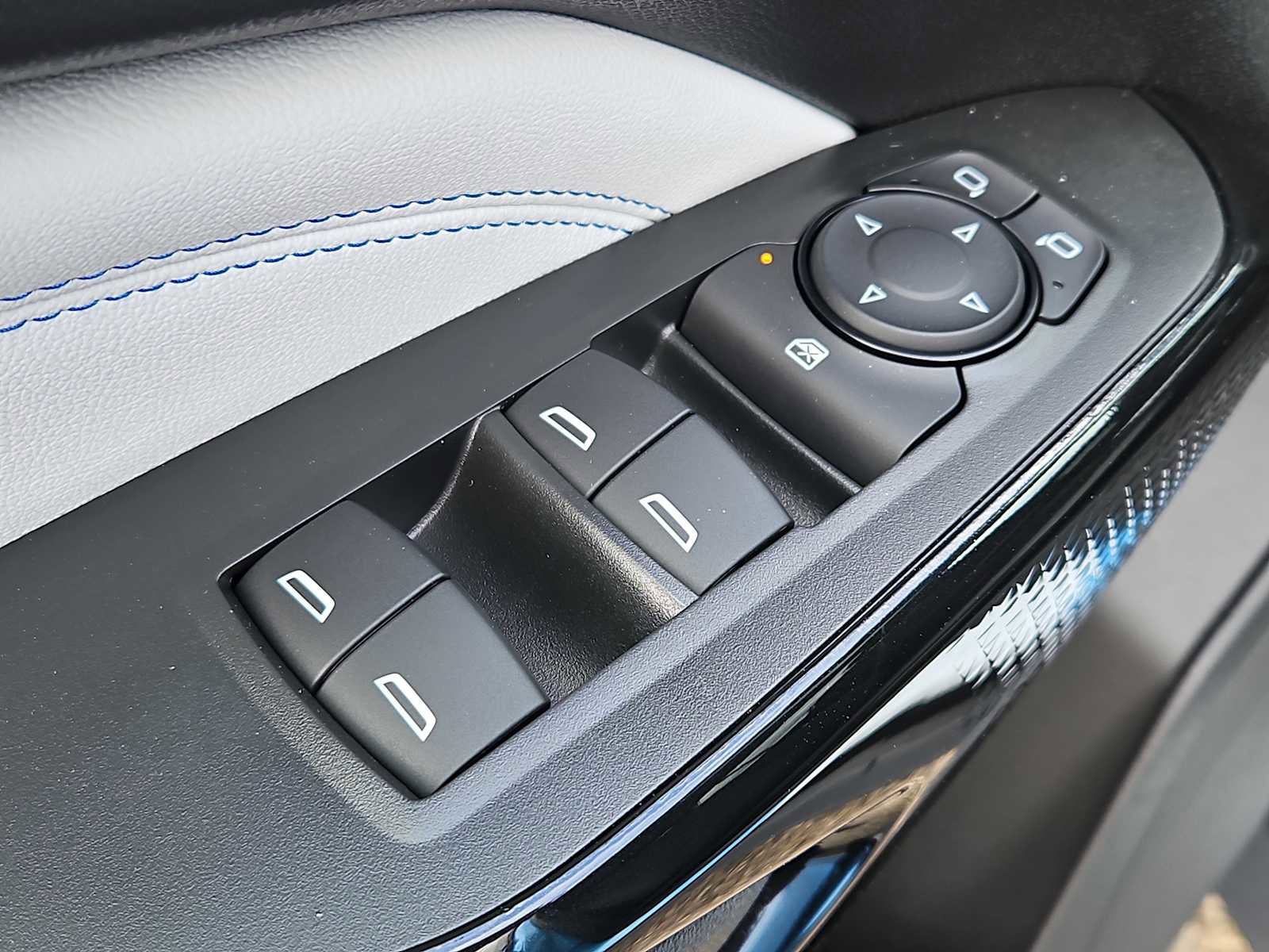 New 2026 Chevrolet Trax LT w/ Sunroof Package FWD image 7