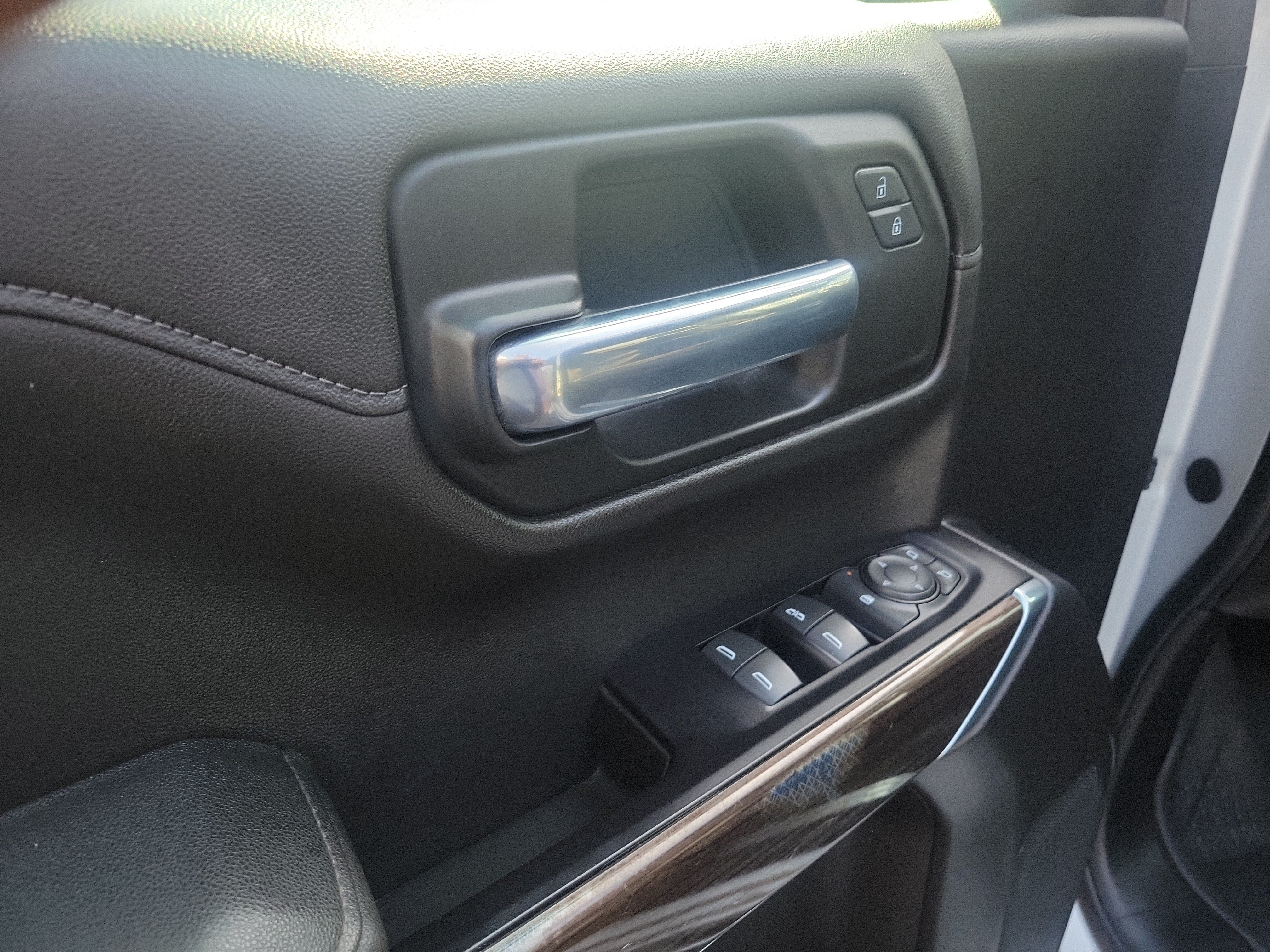 Used 2019 Chevrolet Silverado 1500 LT w/ All-Star Edition AWD/4WD image 21