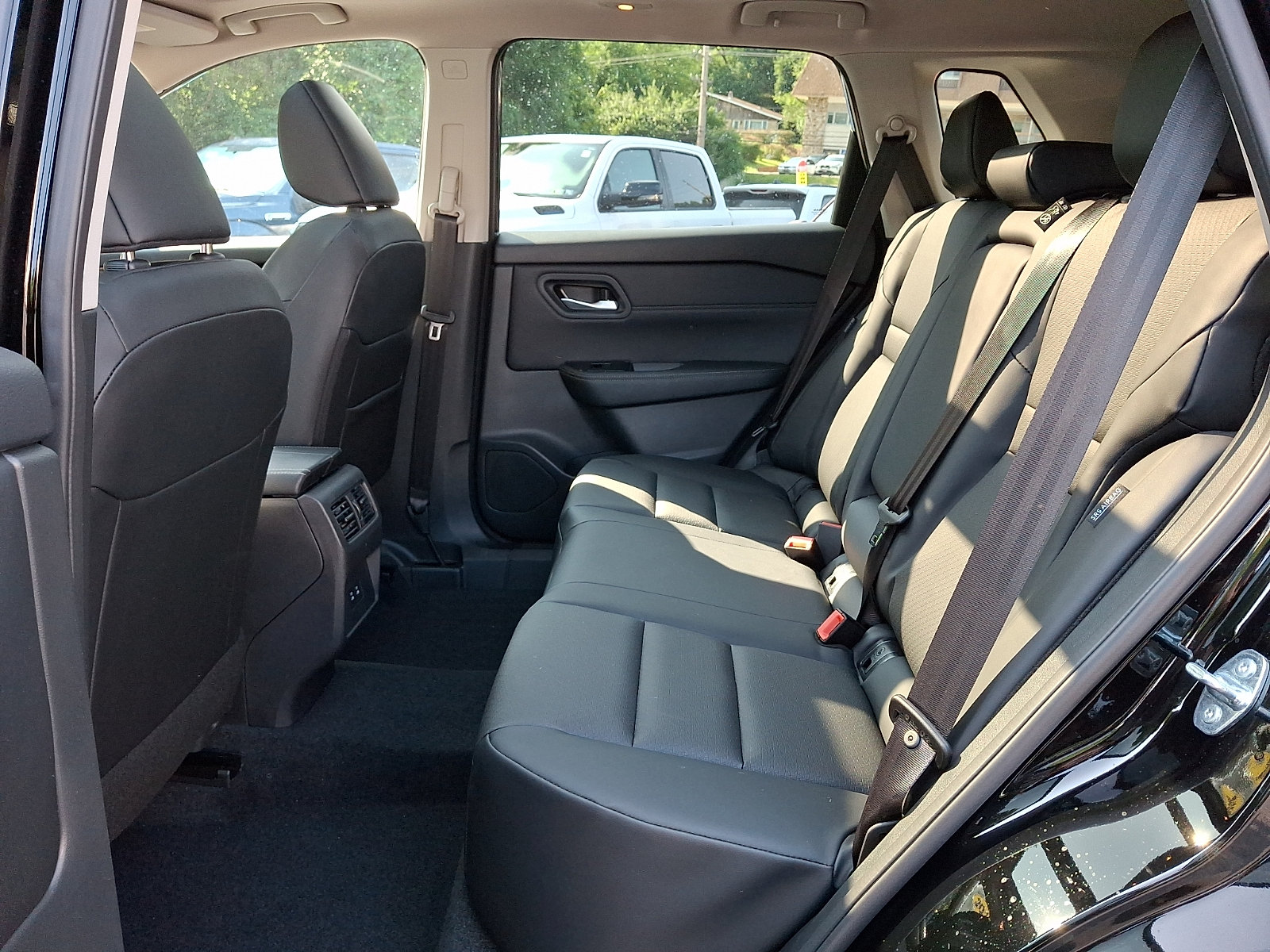 Used 2026 Nissan Rogue Dark Armor AWD/4WD image 10