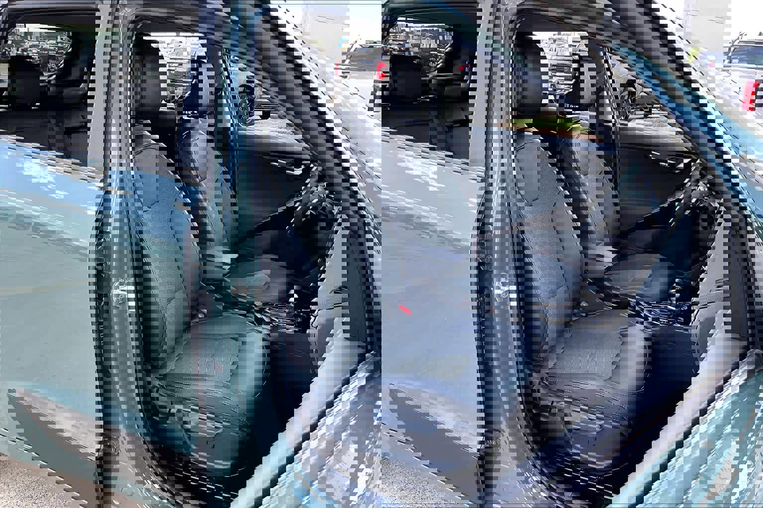 Used 2023 Kia Niro EX image 9