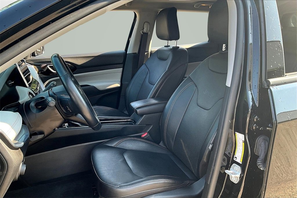 Used 2022 Jeep Compass Limited image 21