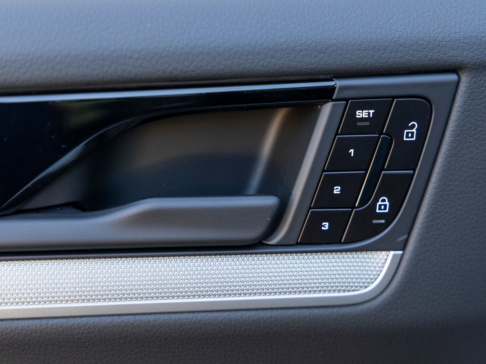 New 2026 Porsche Cayenne Coupe image 22