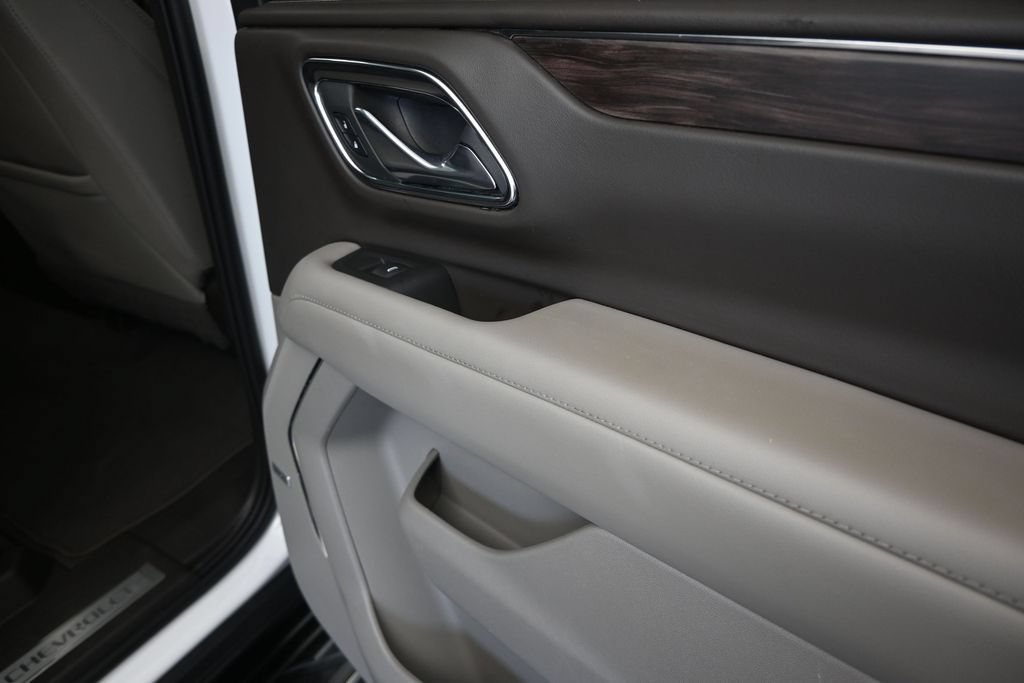Used 2023 Chevrolet Tahoe LT w/ Luxury Package RWD image 21