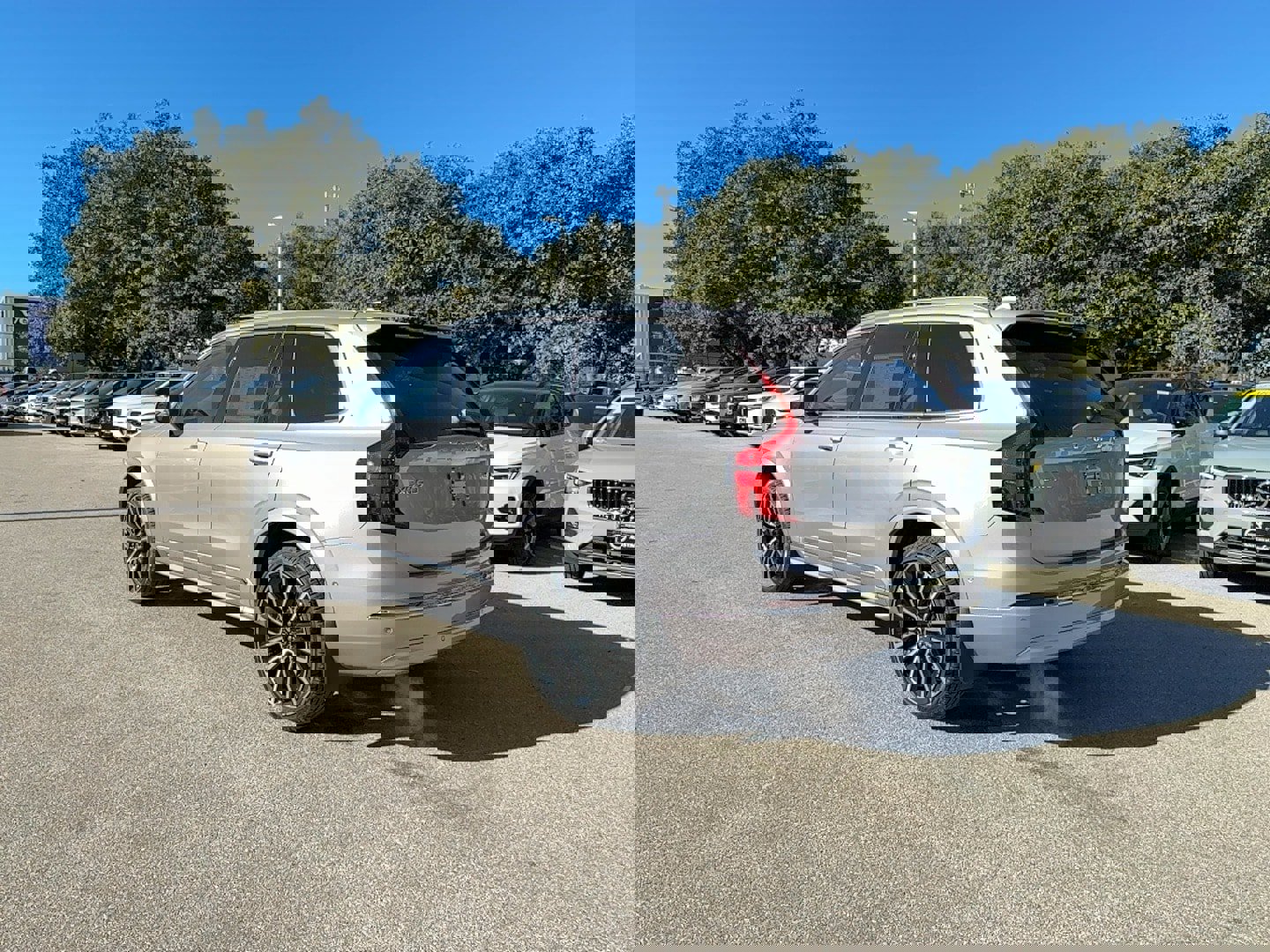 New 2026 Volvo XC90 B6 Plus w/ Protection Package image 4