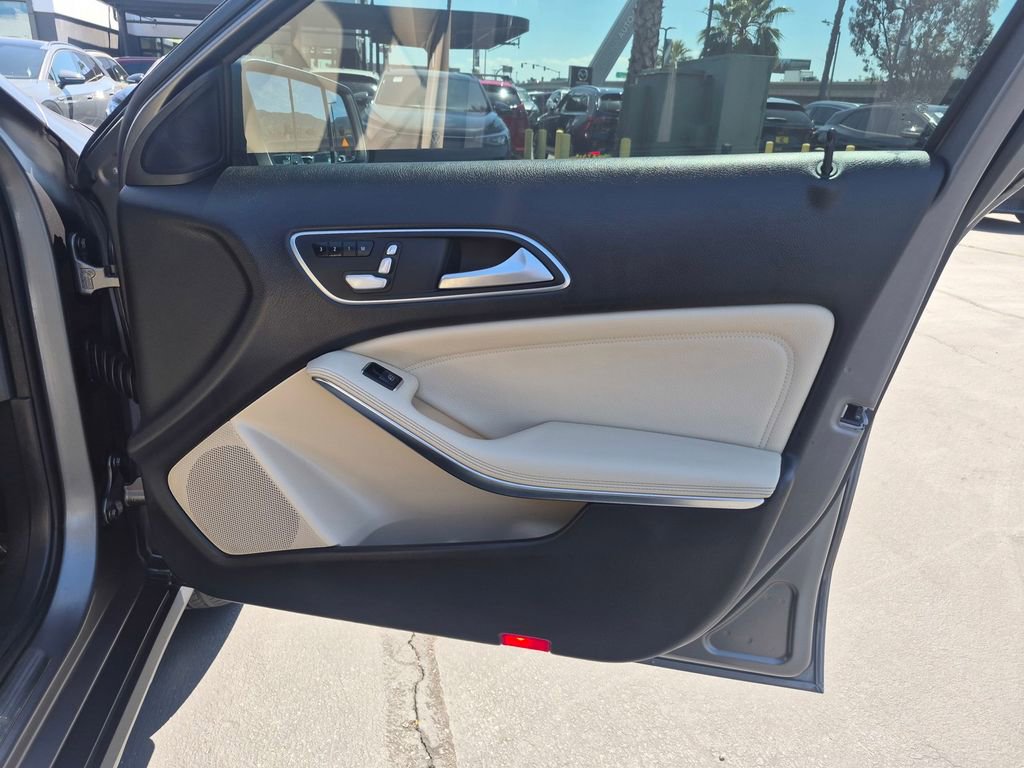 Used 2019 Mercedes-Benz GLA 250 image 25