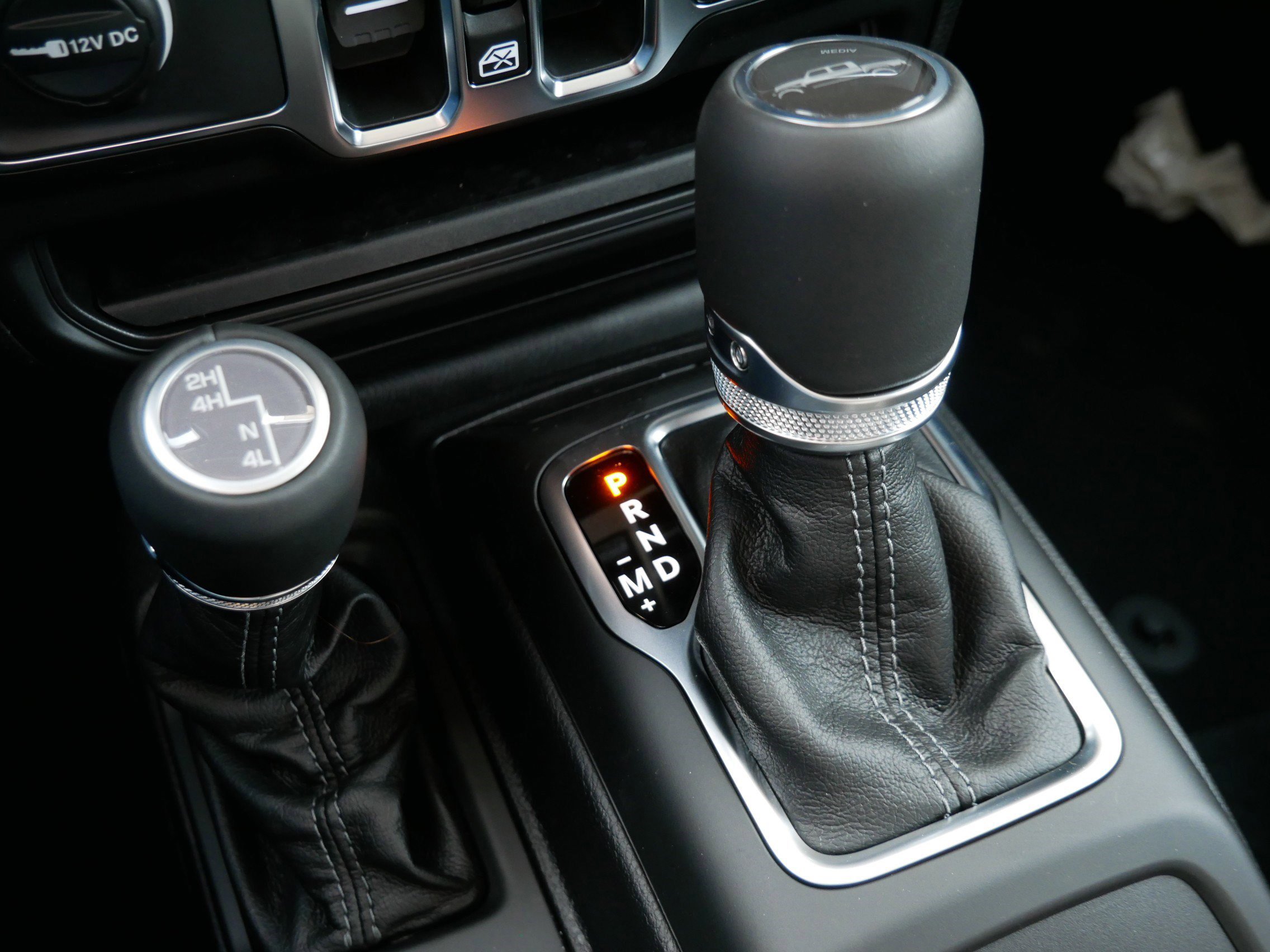New 2026 Jeep Gladiator Sport AWD/4WD image 18