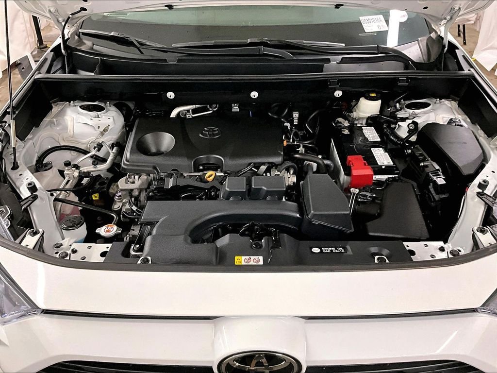 Certified 2022 Toyota RAV4 LE AWD/4WD image 28