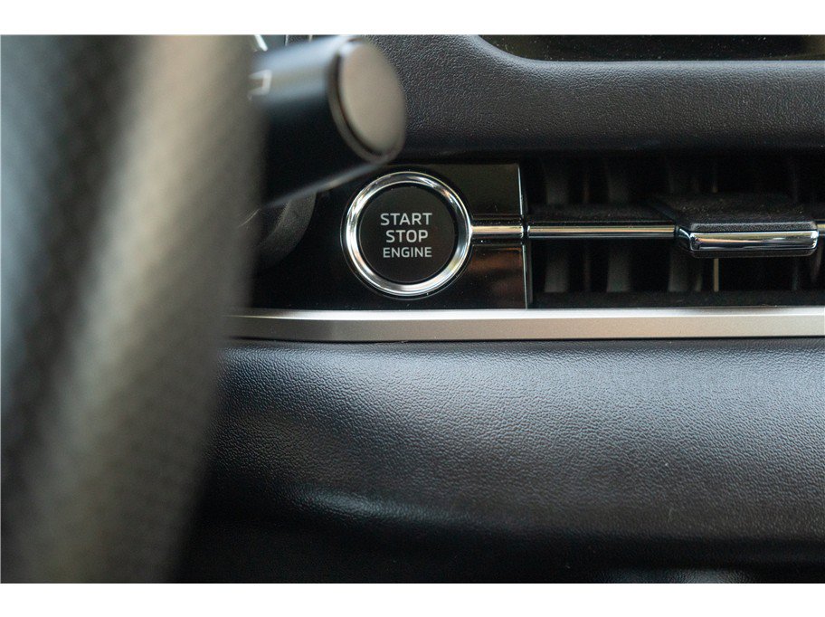 Used 2025 Mitsubishi Outlander AWD image 15