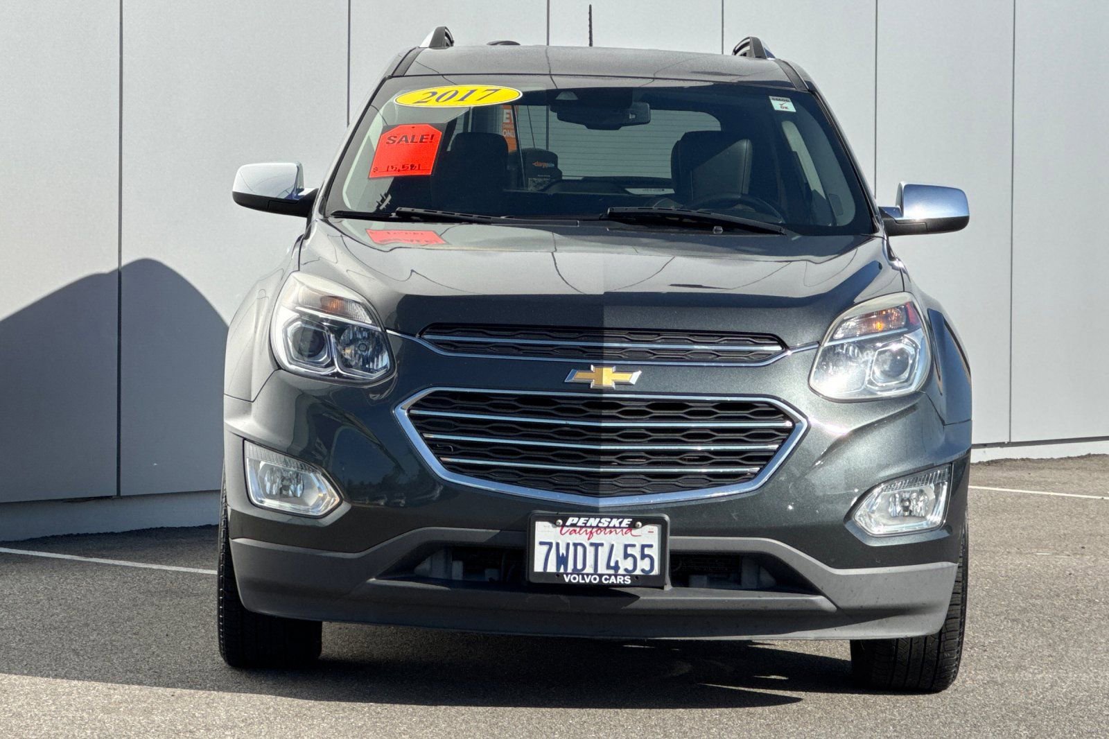 Used 2017 Chevrolet Equinox Premier w/ Enhanced Convenience Package AWD/4WD image 8