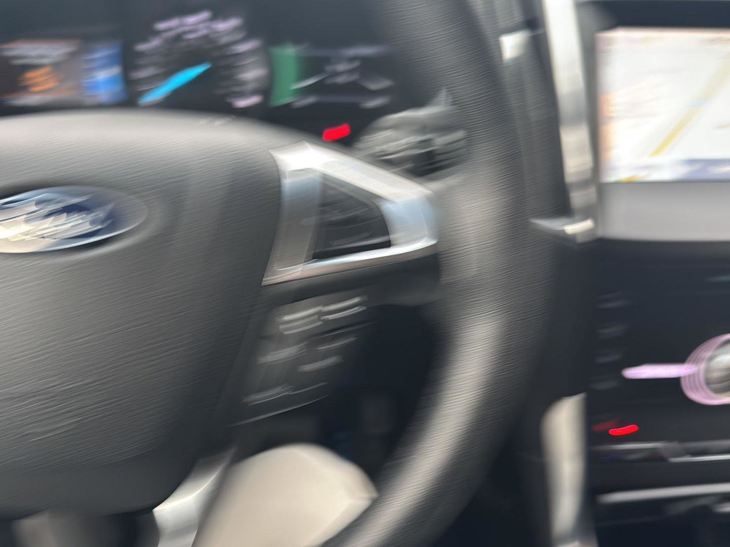 Used 2020 Ford Edge Titanium w/ Class II Trailer Tow Package image 14