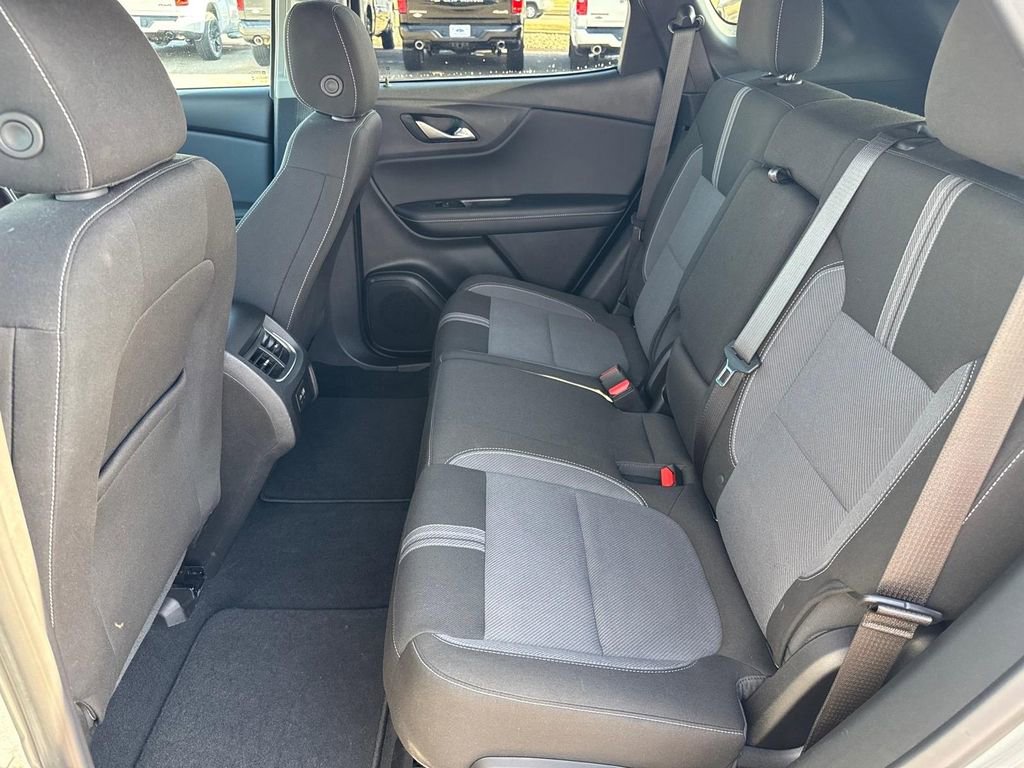 Used 2025 Chevrolet Blazer LT AWD/4WD image 8